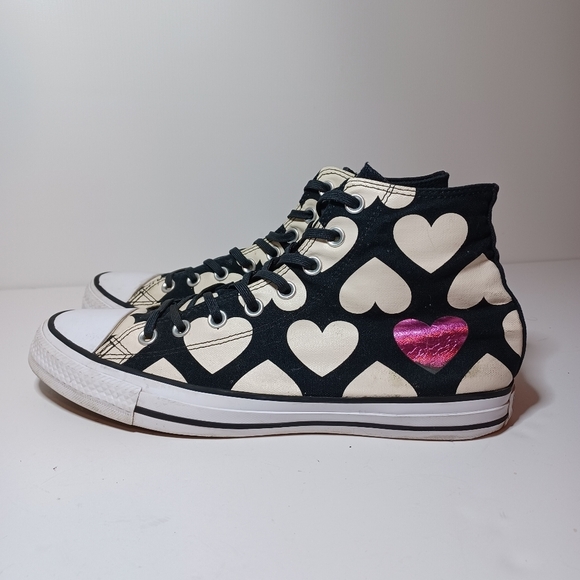 Converse Twisted Hearts Chucks Sz Women 11 Black/White 567143F (226 Box 26) - Picture 1 of 9